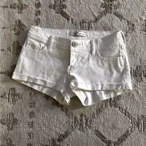 White Hollister shorts